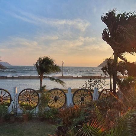 Seesea Thai Wooden House On Beachfront Prachuap Khiri Khan Exterior photo