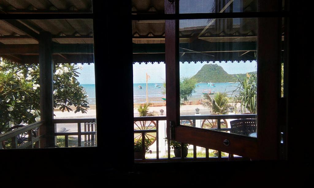 Seesea Thai Wooden House On Beachfront Prachuap Khiri Khan Exterior photo